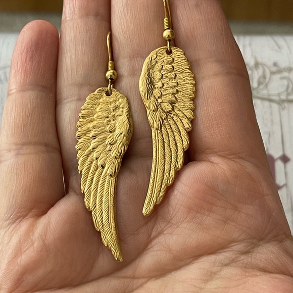 Vintage Jewelry - Gold washed brass angel wings drop earrings
